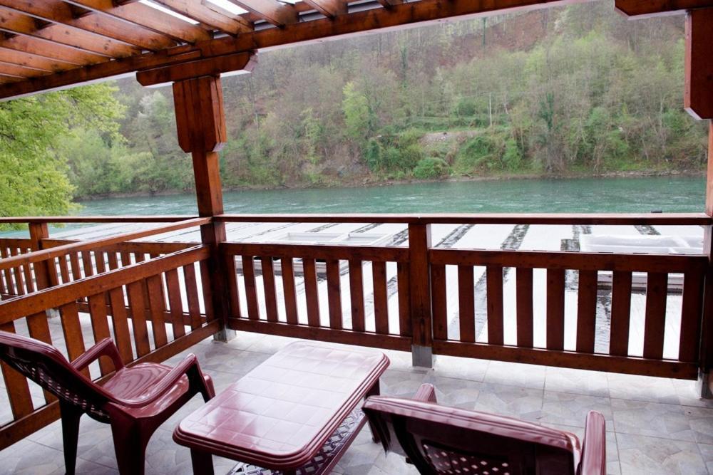 Etno Selo Bok Bed and Breakfast Vrhpolje Buitenkant foto